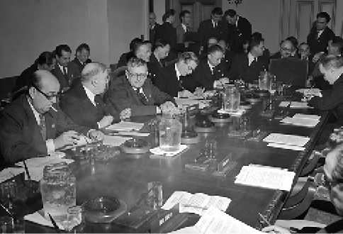 Meeting of the Executive Committee, San Francisco Conference, 25 April to 26 June 1945. Seated left to right: Jan Masaryk (Czechoslovakia); WL Mackenzie King (Canada); Herbert V Evatt (Australia); Anthony Eden (United Kingdom); and VK Wellington Koo (China). [UN Photo/Rosenberg]