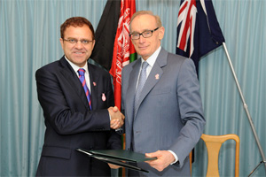 Minister for Foreign Affairs Bob Carr meeting Afghan Minister of Finance Omar Zakhilwal at the Tokyo Conference on Afghanistan.
