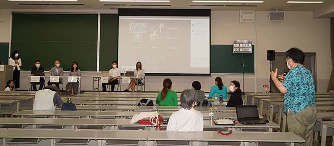 People participating in the ASAJ National Conference 2022 at Kwansei Gakuin University.