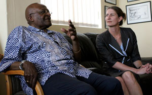 Archbishop Tutu with an Australia Awards recipient