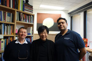 Group photo of Professor Zane Diamond, Koji Maeda and Professor Peter Anderson.