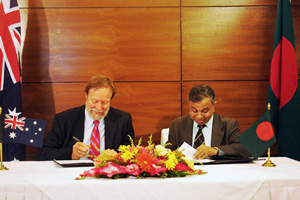 Photo of Mr Scott Dawson and Mr Md Abul Kalam