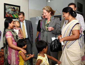 Australian Sex Discrimination Commissioner Elizabeth Broderick talking to a survivor during the Acid Survivors Foundation hospital visit.