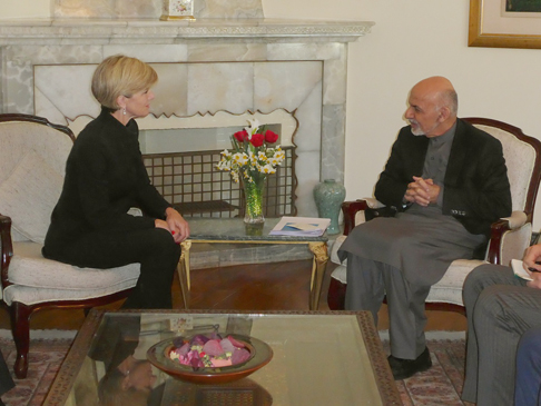 Foreign Minister Bishop with Defence staff in Kabul