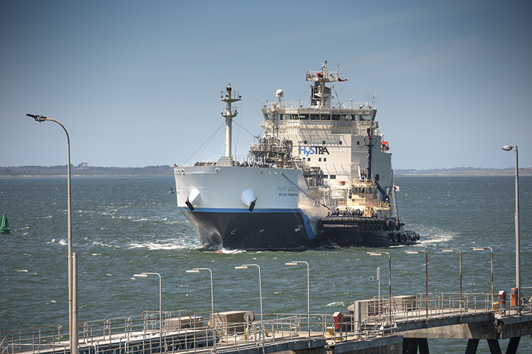  Arrival of the world’s first liquid hydrogen transportation ship, the ‘Suiso Frontier’ from Japan, picking up the first shipment of hydrogen in Australia in January 2022