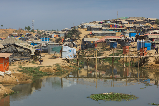 The difficult conditions of the refugee settlement in Cox's Bazar, Bangladesh, home to over 850,000 displaced Rohingya people who have fled from escalating violence in Rakhine State in Myanmar. Photo credit: Max Greenstein, RedR Australia