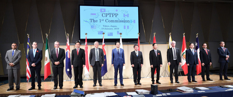 Group photo of representatives from the CPTPP.