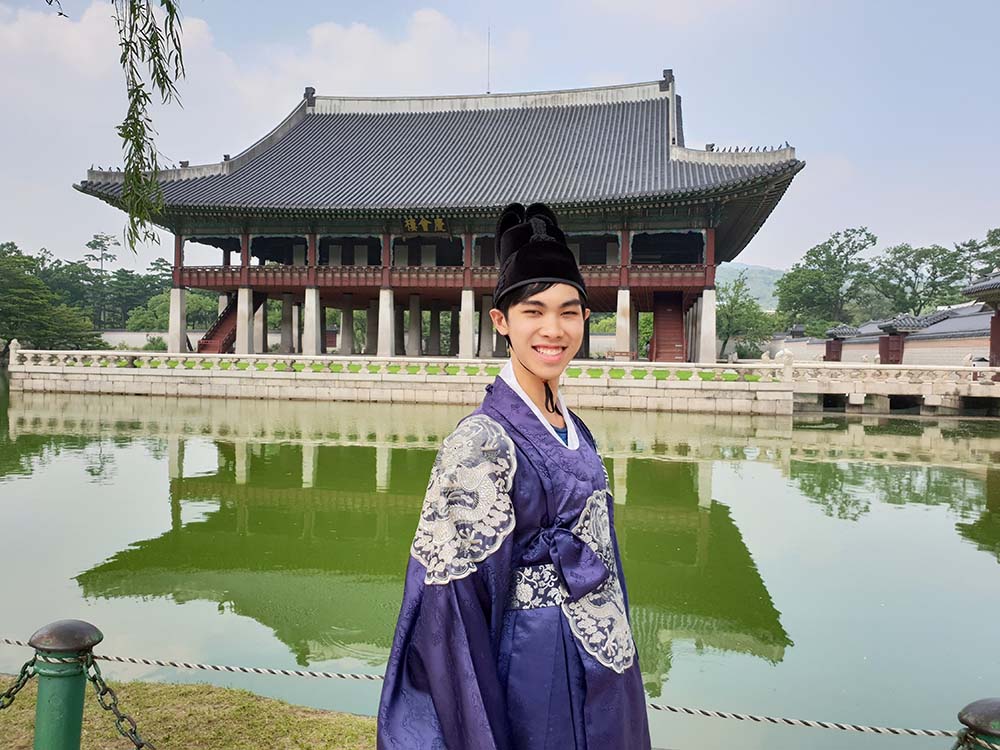 Edwin Lai visits a temple