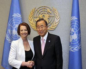 Prime Minister Julia Gillard and UN Sectretary General Ban Ki Moon shaking hands