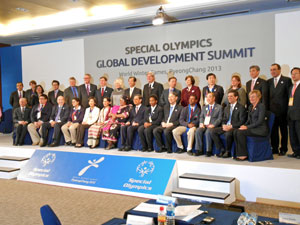 Senator Jan McLucas with a group of world leaders at the January 30 global summit on disability in South Korea