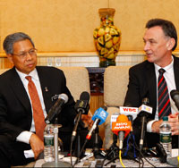 Photo of Minister Emerson and his Malaysian counterpart Minister Dato' Sri Mustapa Mohamed