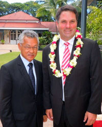 Photo of President Gaston Tong Sang and French High Commissioner, Mr Richard Didier