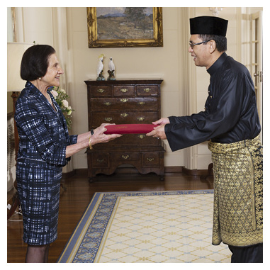 High Commissioner of Malaysia, HE Zainal Abidin Ahmad, presenting credentials to the Administrator, HE Professor Marie Bashir AC CVO, Canberra, 18 October 2013. [Andrew Taylor]