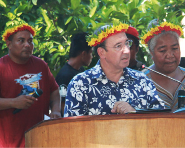 High Commissioner to Kiribati, George Fraser, delivers an address on International Day to End Violence Against Women, Tarawa, 14 February 2014. [DFAT]