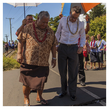 Parliamentary Secretary Brett Mason joins Samoan Prime Minister, Tuilaepa Sailele Malielegaoi, to inspect a damaged bridge at Leone near Apia, where he announced $20 million assistance to Samoa for economic infrastructure, 8 May 2014. [DFAT]
