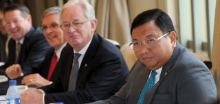 Bill Tweddell, Mr Robb, PPP discussions, Manila, May 2015