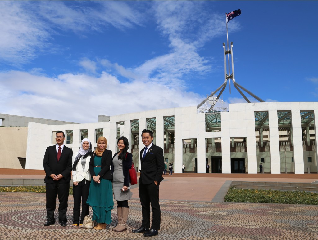 Community leaders from Southeast Asia and Australia participate in Australia–ASEAN Council-supported and AMI-funded inter-faith dialogue, Canberra, April 2015.
