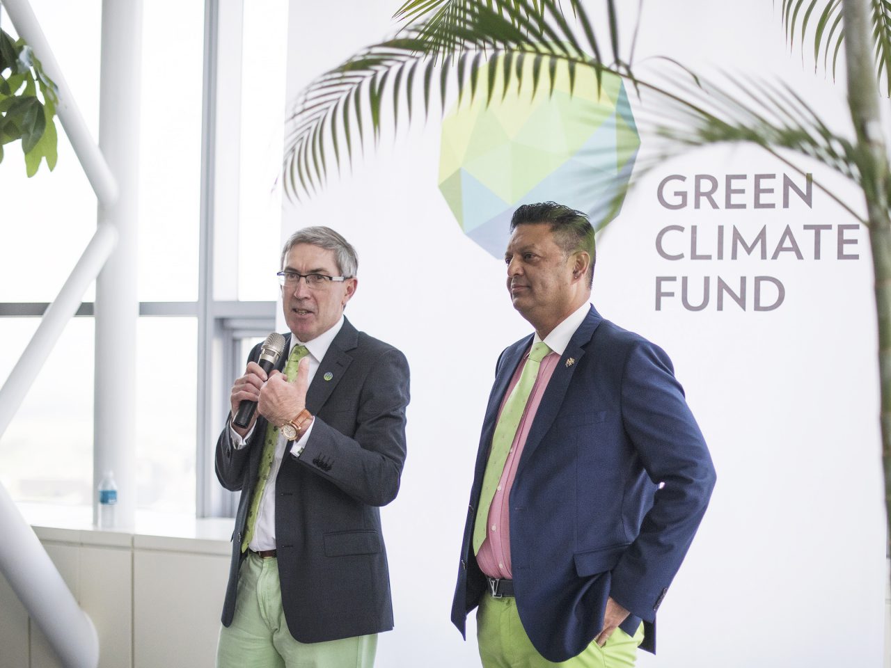 Deputy Secretary Ewen McDonald speaking at the Green Climate Fund Board Meeting in Songdo. [GREEN CLIMATE FUND]