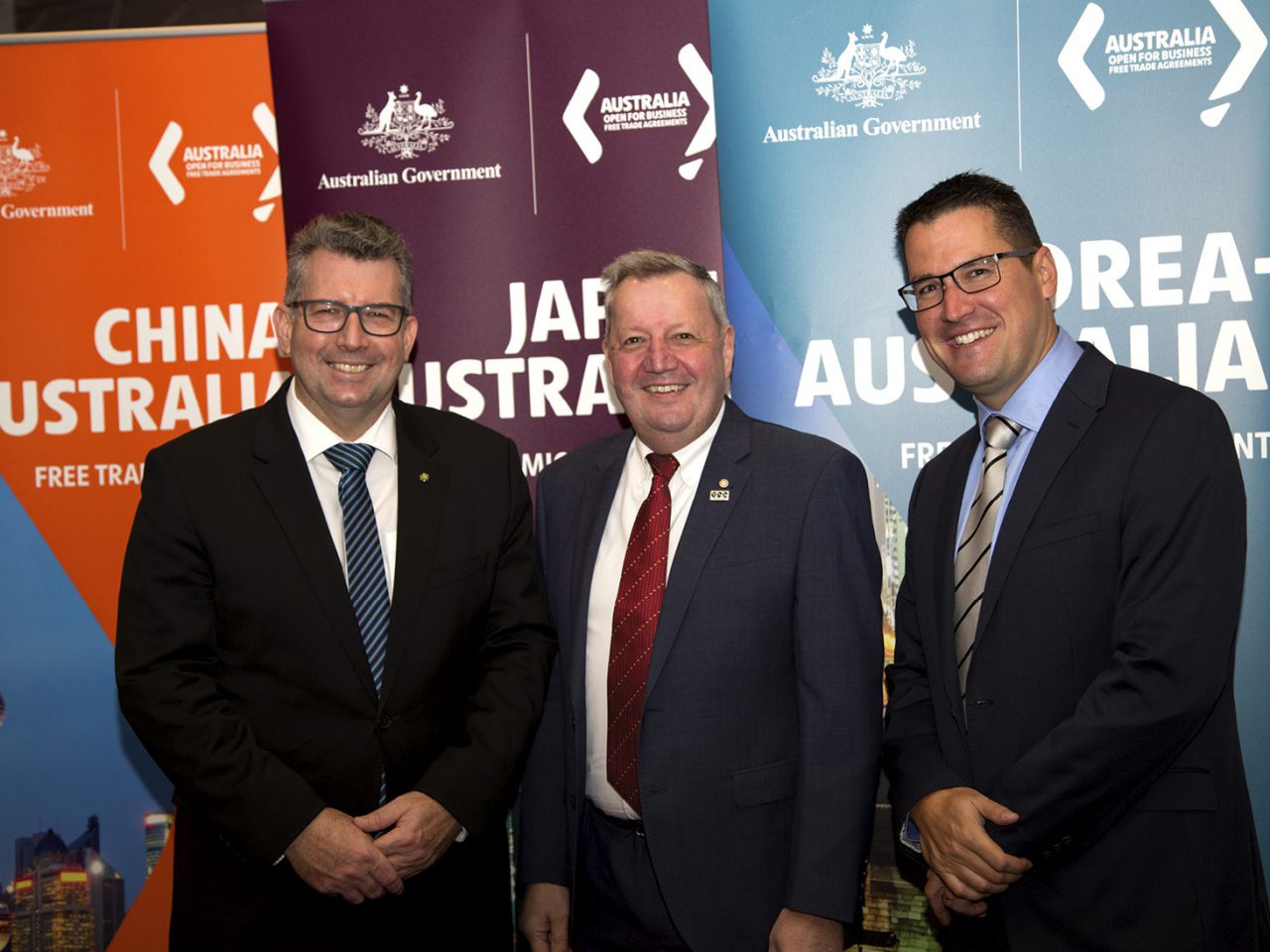 Assistant Minister for Trade, Tourism and Investment Keith Pitt, Director Bottles of Australia Anton Pemmer and Assistant Minister for Social Services and Multicultural Affairs Senator Zed Seselja attending a FTA information seminar in Canberra. [DFAT/Patrick Taylor]