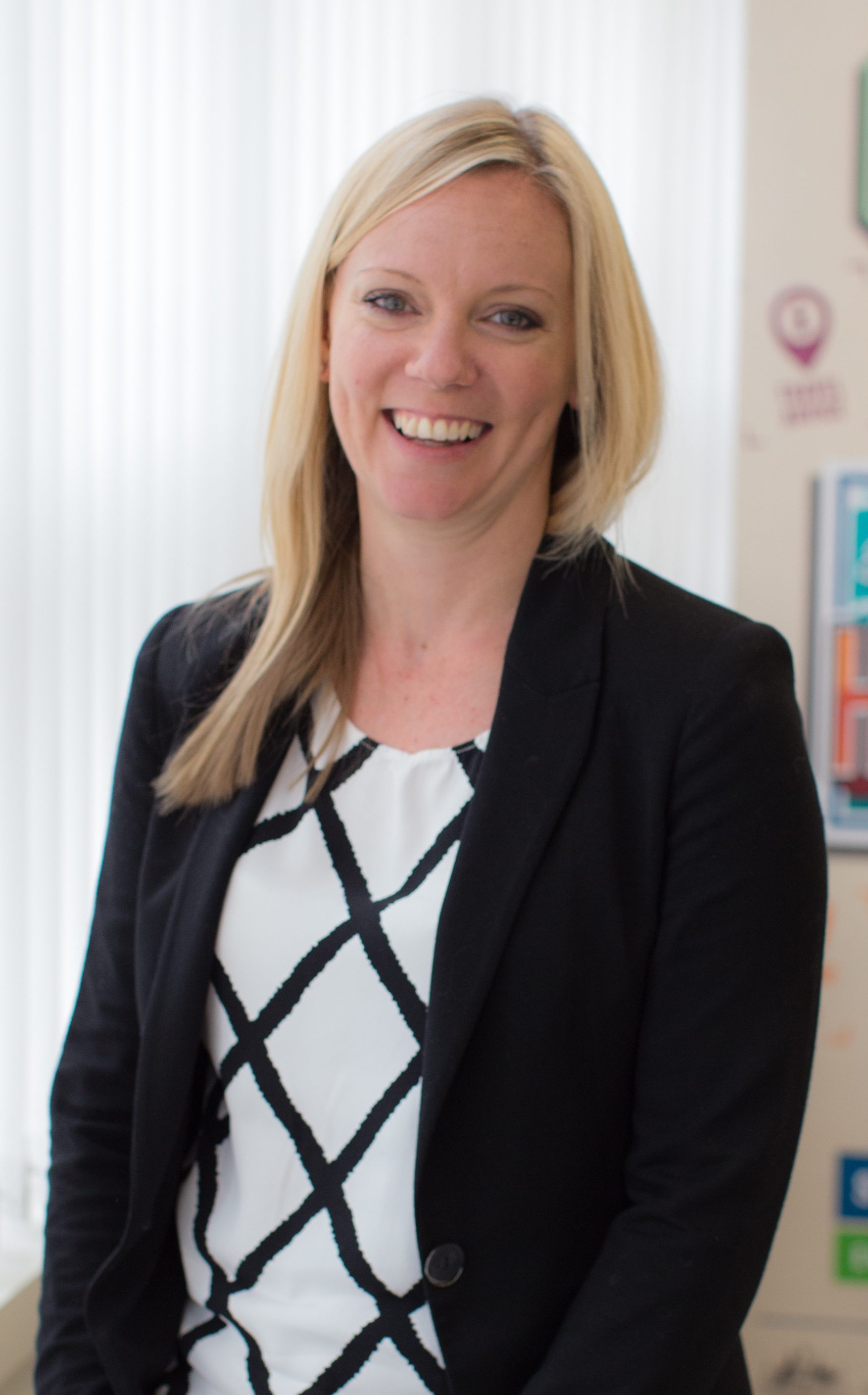 photo-profile-10_linda_hein_portrait-3353-2