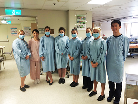 New Colombo Plan mobility students from the Australian Catholic University on the ward in Taipei. CREDIT: DFAT