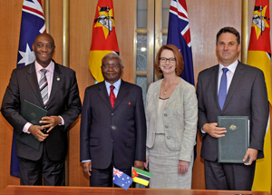 Photo of Mozambican Minister for Foreign Affairs and Cooperation, Oldemiro Baloi; Mozambican President, Armando Guebuza; Prime Minister, Julia Gillard; and Parliamentary Secretary for Foreign Affairs, Richard Marles.