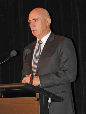Photo of Warren Snowdon