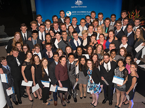 Scholars group photo with Julie Bishop and Brett Mason
