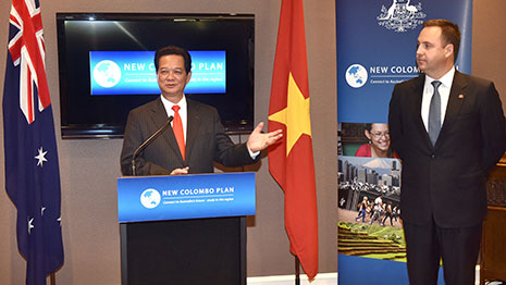 Prime Minister Nguyen Tan Dung speaking at a lecturn