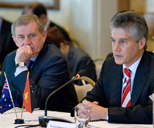 Photo of Minister for Trade, Simon Crean, and Foreign Minister, Stephen Smith