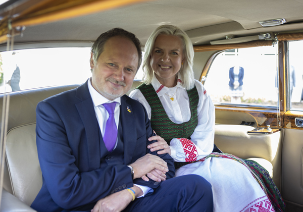 Lithuanian Ambassador and spouse travel to the credential presentation ceremony.