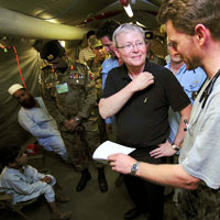 Photo of Kevin Rudd MP visiting the co-led ADF and AusAID Australian Medical Task Force