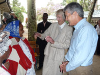 Photo of Mr Smith touring the Hamlin Midwifery College at Addis Ababa, Ethiopia with Dr Catherine Hamlin, co-founder of the Hamlin Fistula Hospital