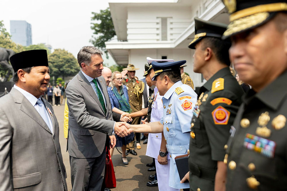 Image of the Hon Richard Marles MP, meeting with HE Prabowo Subianto and several other defence officals.