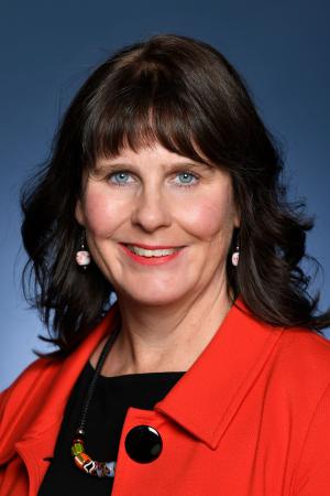 Portrait of Cathy Raper.