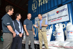 Australian Embassy officials, led by Chargé d’Affaires Andrew Byrne, AusAID Counsellor Geoff King and AusAID Emergency Officer Charles Thursby-Pelham, get a briefing regarding relief operations from WFP Country Director Stephen Anderson at the WFP warehouse.