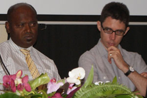 Vanuatu Government Minister and AusAID Counsellor sit side-by-side